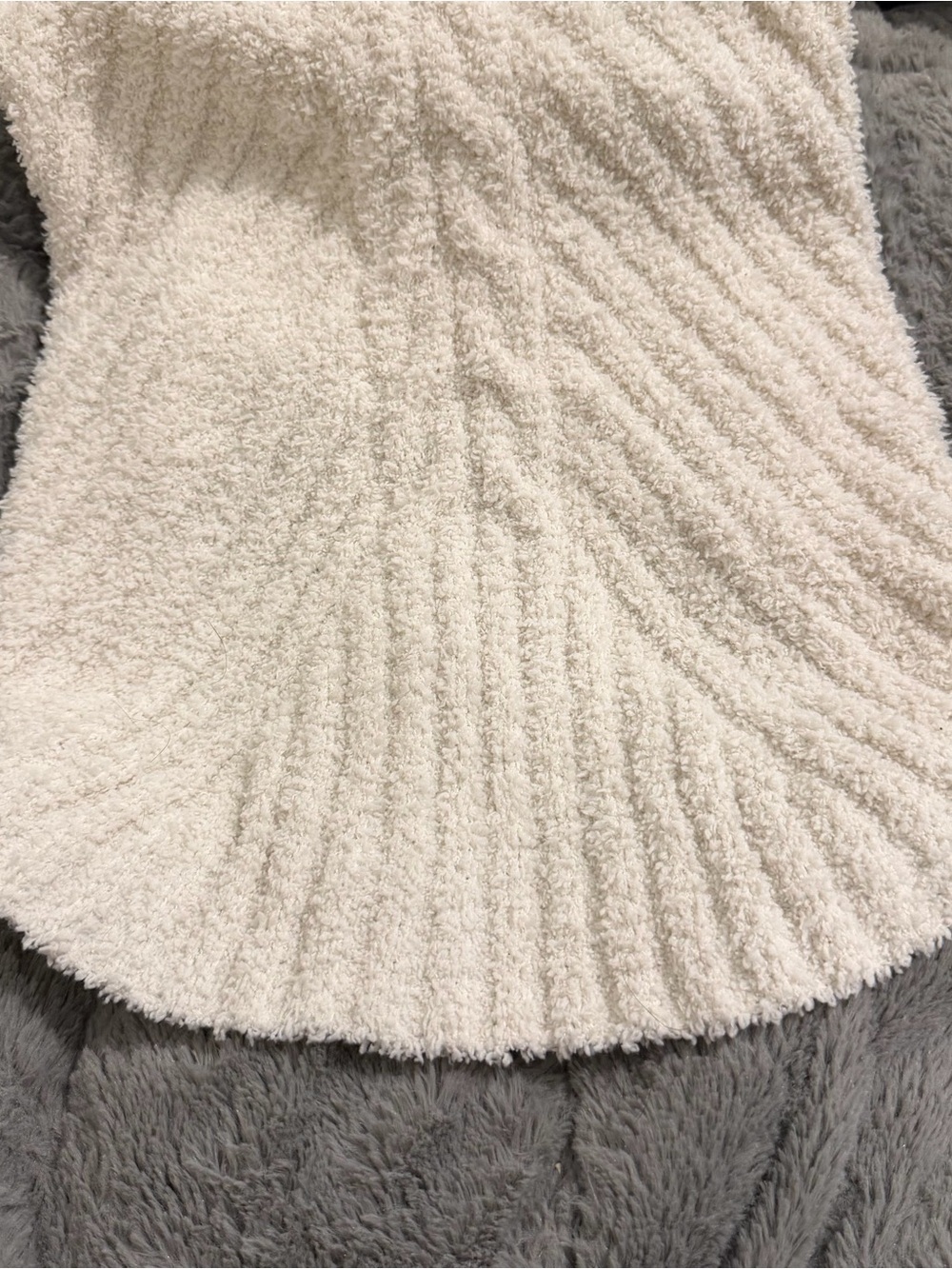 Cozy Cream Ribbed Dog Sweater (L)